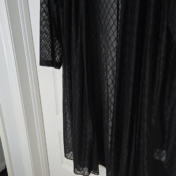 Black Long-Sleeve Robe Jacket - Picture 3 of 6